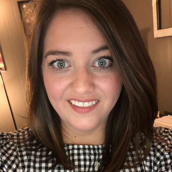 Meet your Poshers; Heather and Jaimy - Picture 2 of 8